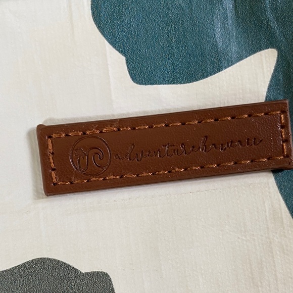 Monstera Print Pouch - Picture 4 of 5